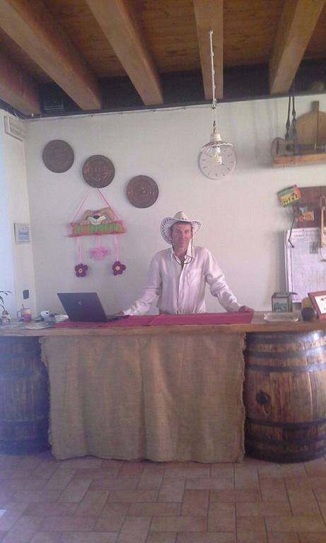 Agriturismo La Prateria ガッツォ エクステリア 写真